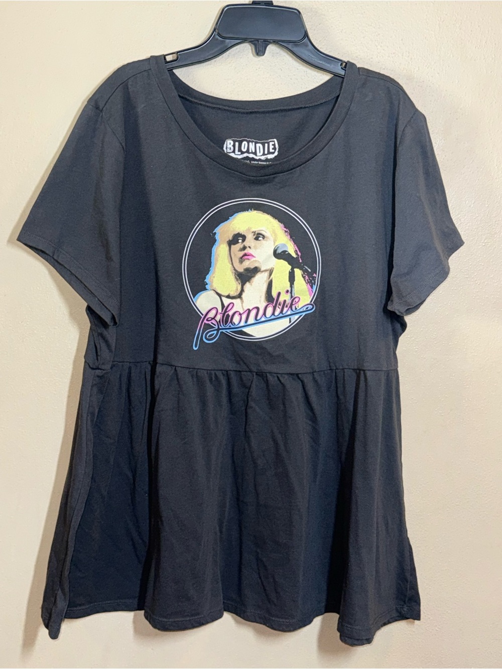 NWOT Torrid Blondie Graphic Peplum Tee in Dark Gray Sz 2